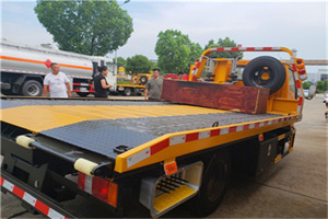 西乡塘附近拖车电话号码服务